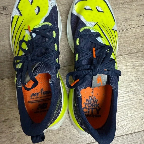 New Balance 2023 NYC Marathon FuelCell SuperComp Elite v3 - Picture 3 of 4